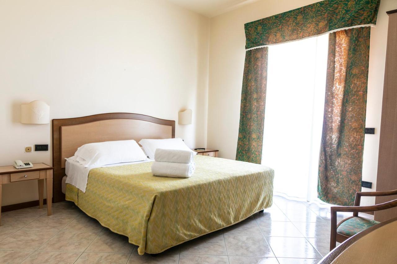 Hotel Za Maria Santo Stefano di Camastra Buitenkant foto